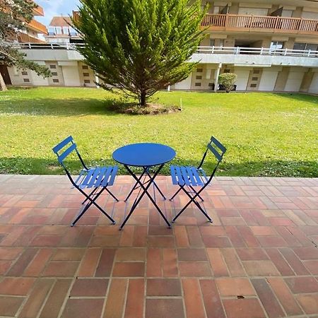 Studio deauville Situé devant la plage Extérieur photo