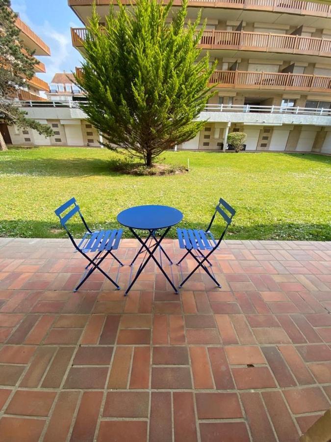 Studio deauville Situé devant la plage Extérieur photo